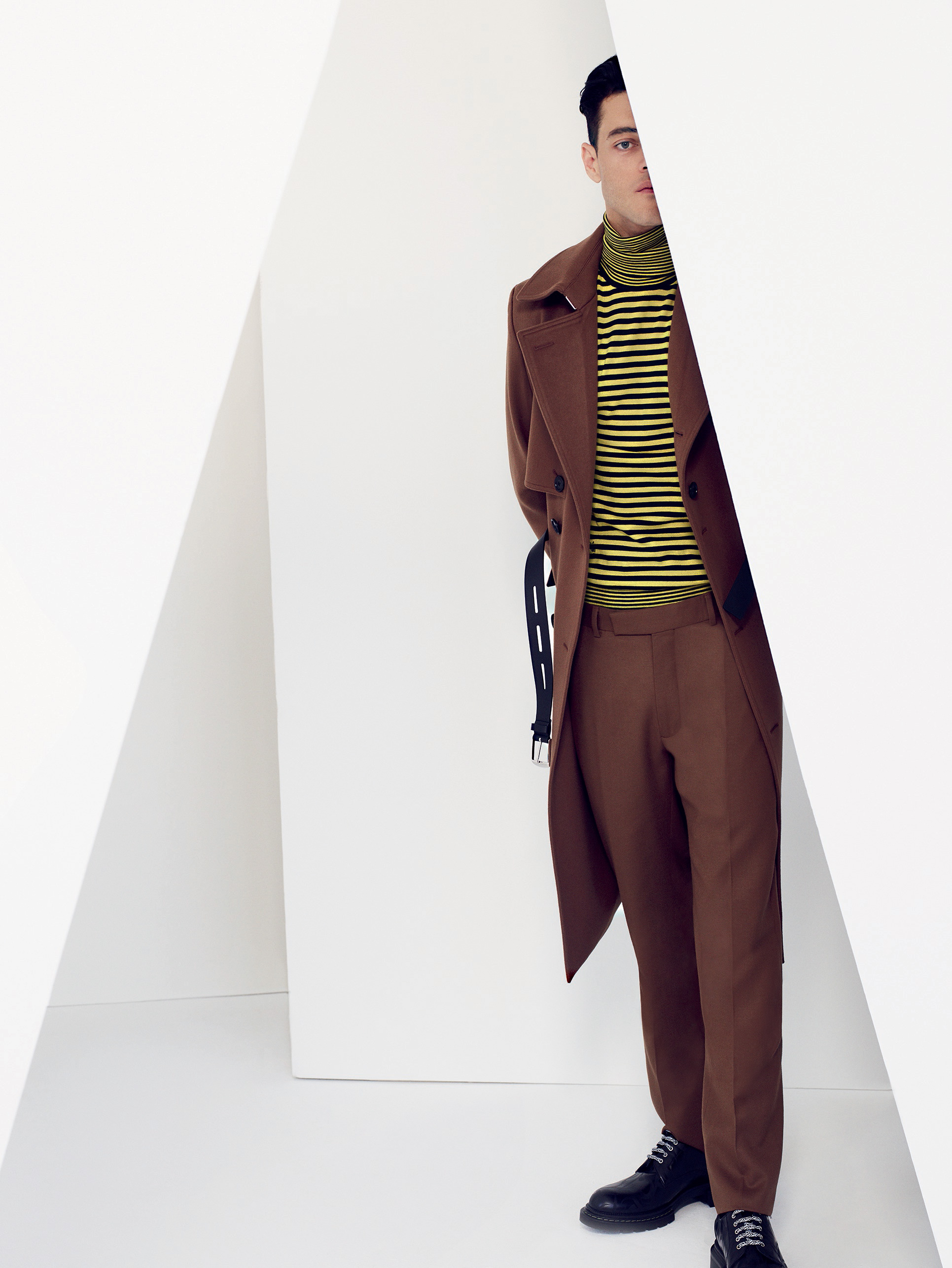 Пальто, водолазка, туфли дерби – все Dior Homme Пальто, водолазка, туфли дерби – все Dior Homme