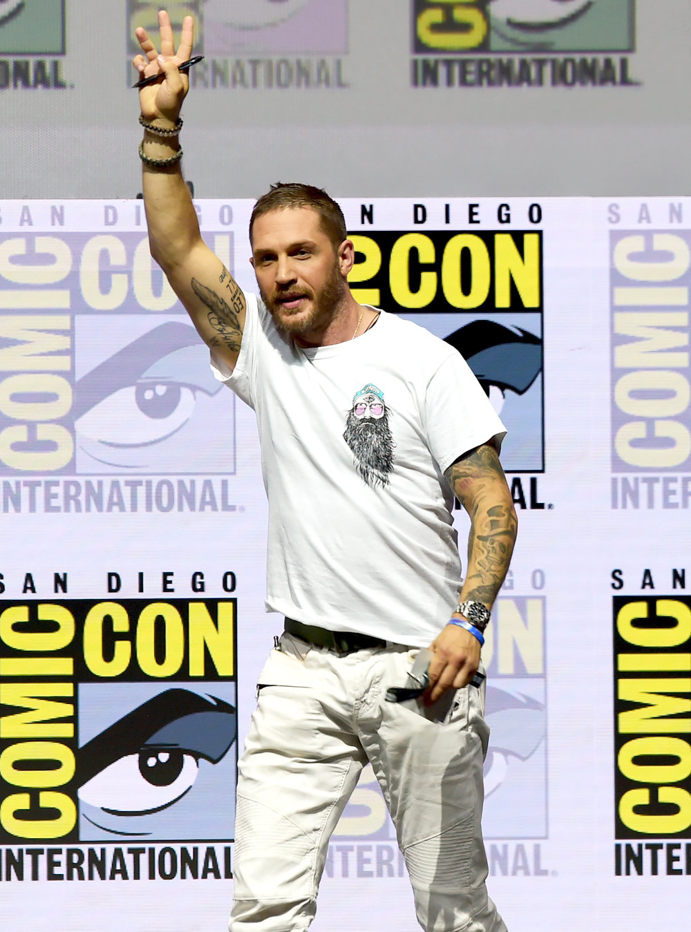 Том Харди на фестивале Comic-Con в Сан-Диего, июль 2018 Том Харди на фестивале Comic-Con в Сан-Диего, июль 2018
