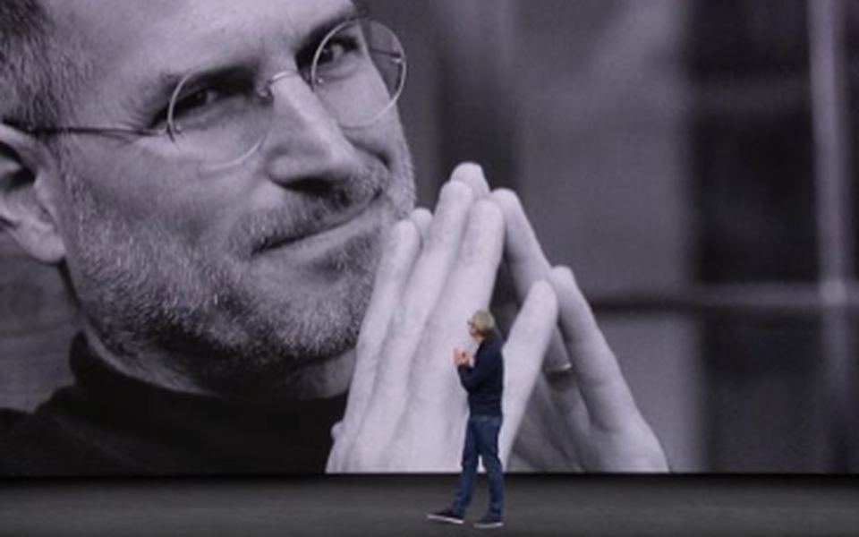 Как выглядит Steve Jobs Theatre, где вчера прошла презентация Apple.